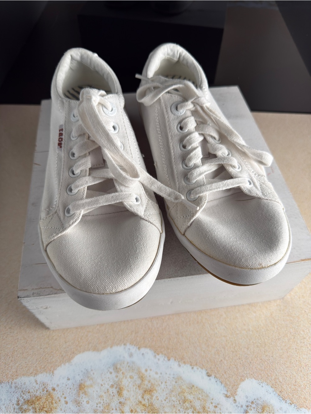 Taos White Canvas Lace-Up Sneakers